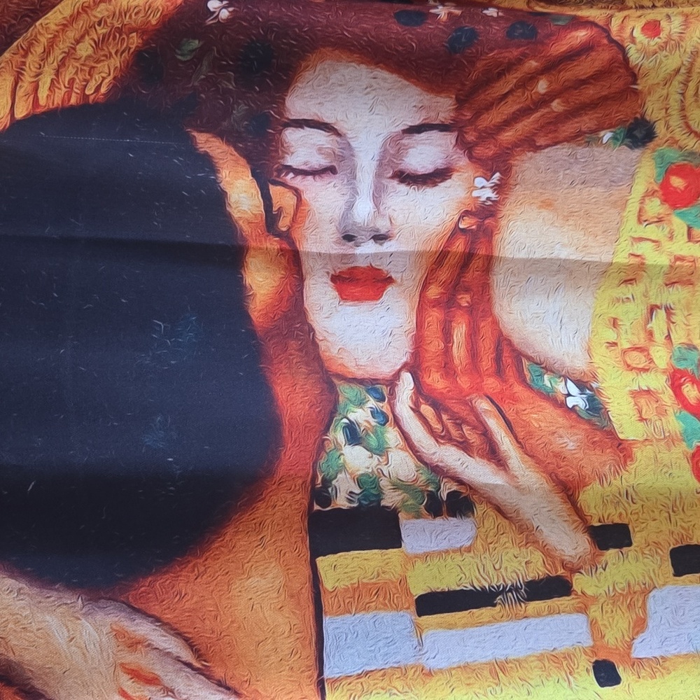Gustav Klimt 'The Kiss' Scarf - Gold and Black